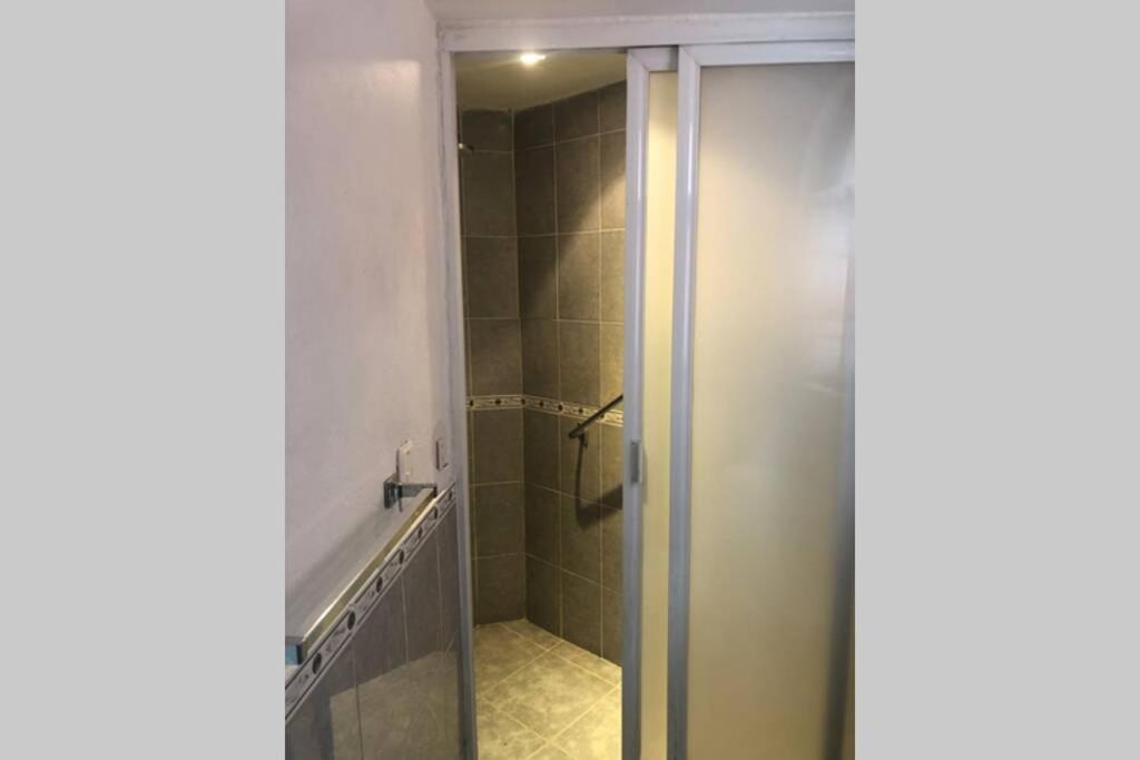 Amplia Habitacion Tipo Ejecutiva Con Bano Y Acceso Privados Toluca Luaran gambar